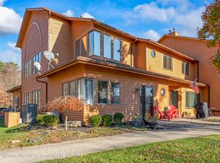 8 English Ln, Brick, NJ 08724