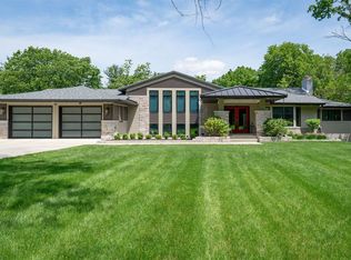 40 Sunset Rd, Bloomington, IL 61701