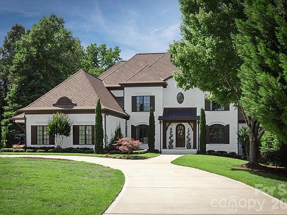 2nd image of 417 Latimer Ln