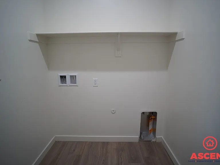 8509 Grandy St — Photo 10