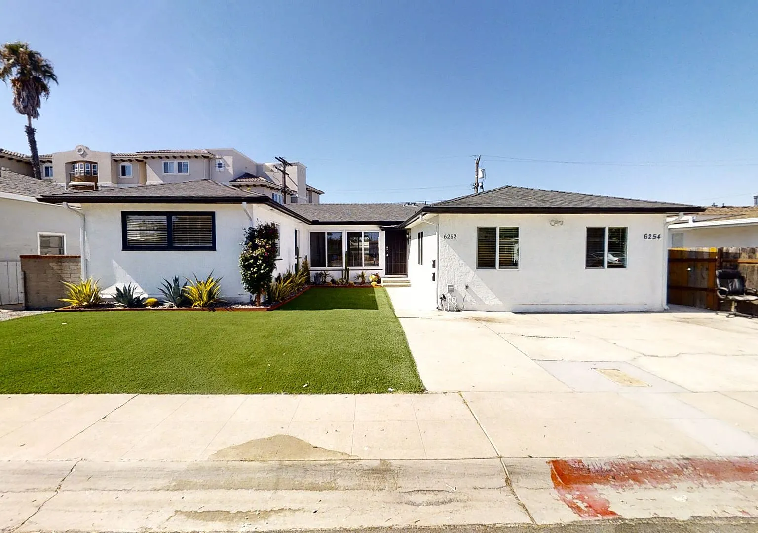 Beautiful 7BD/4BA on Mary — Photo 1