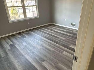 227 Vine St, Roselle, NJ 07203