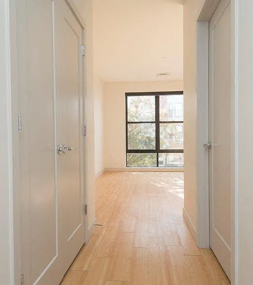 West Square Apartments — Photo 162
