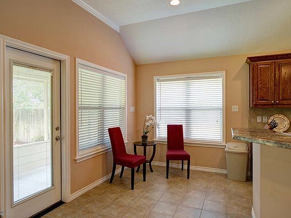 5th image of 2204 Brougham Pl