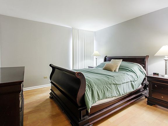 5th image of 5813 Oakwood Dr APT A