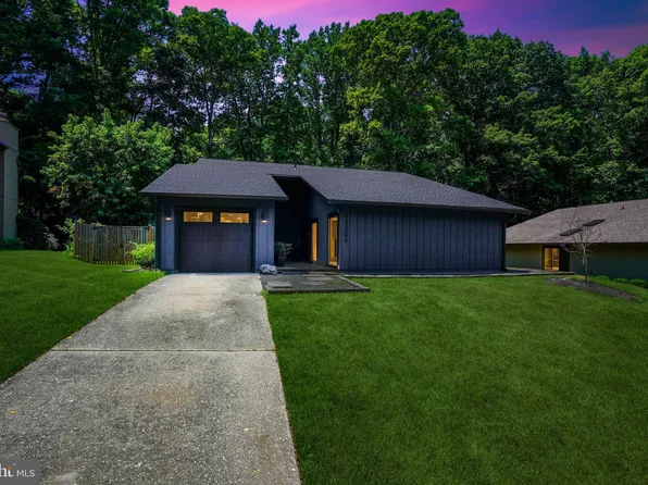 12306 Mulberry Ct, Woodbridge, VA 22192