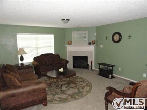 4th image of 708 Pelican Way