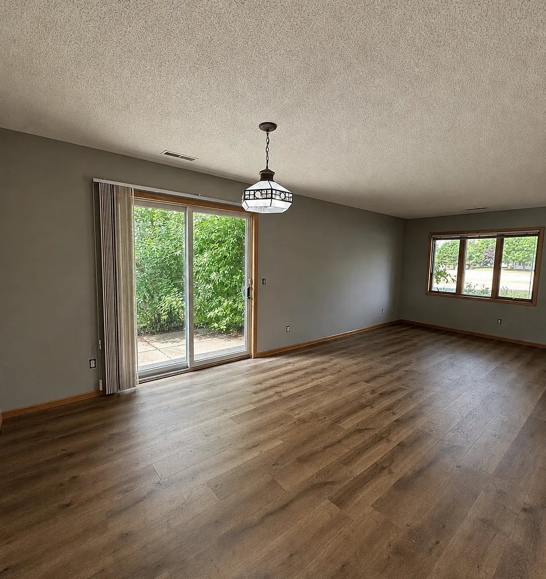 2 bed, 1.5 bath, 1100 sqft, $1,700 — Photo 2
