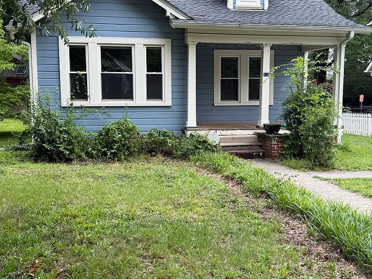 918 Oakland Ave — Photo 1