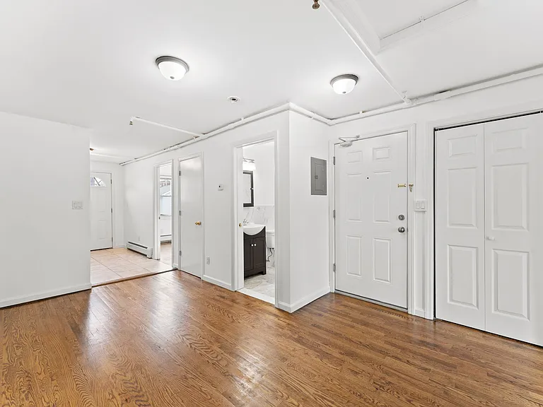 43 Jewett Ave — Photo 5