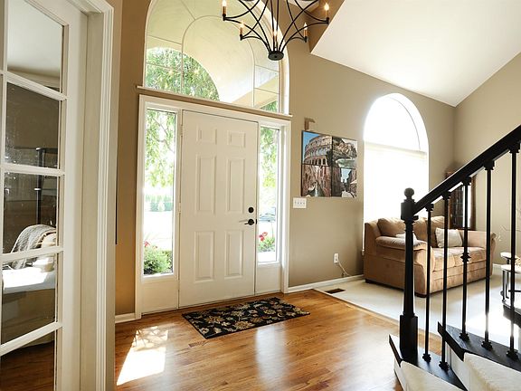 2nd image of 48535 Fairmont Dr