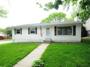 1612 29th St NW, Cedar Rapids, IA 52405