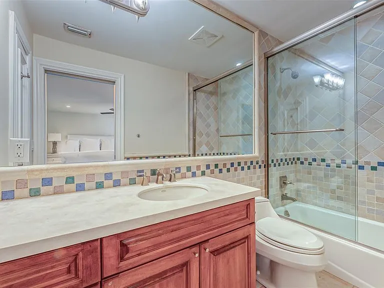 1313 E Lake Dr — Photo 83
