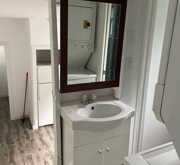 6231 Nadine Cres #6 — Photo 5