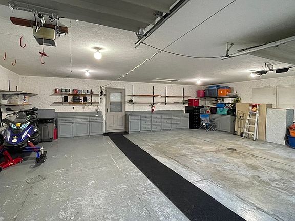 4th image of 351 Clover Brook Dr