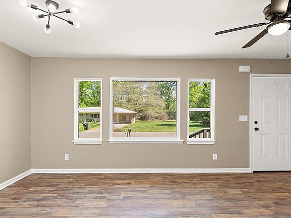 5th image of 309 Rickenbacker Dr