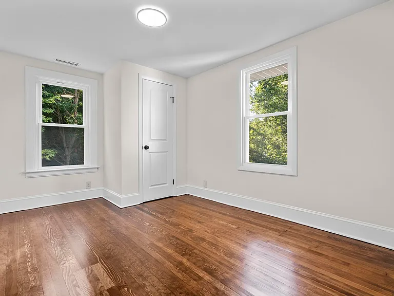 110 Sherman Ave #B — Photo 9