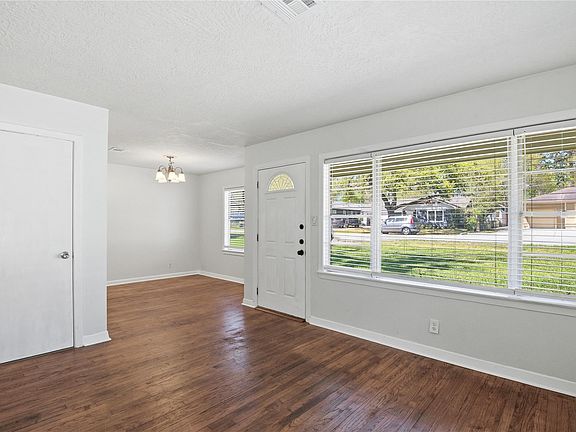 4th image of 1005 Callahan Ave