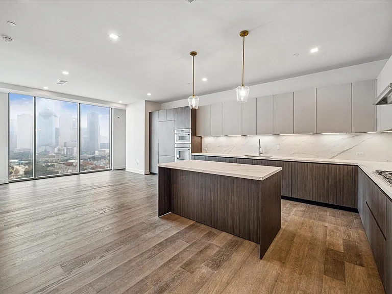 1711 Allen Pkwy #1806 — Photo 2