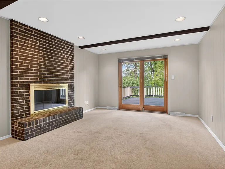 219 Main Entrance Dr — Photo 16
