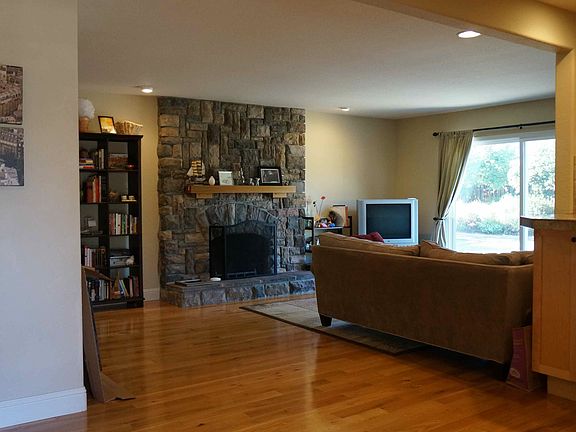 4th image of 840 Lana Ct