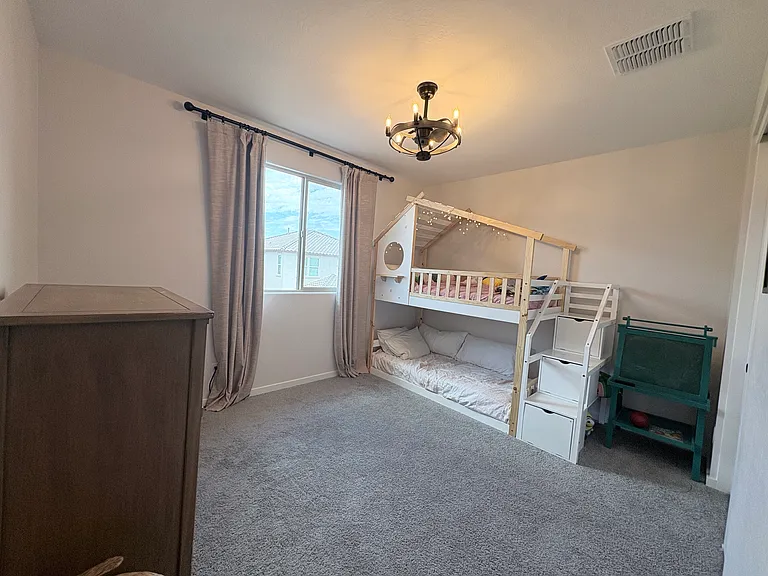 2929 N Evergreen St — Photo 17