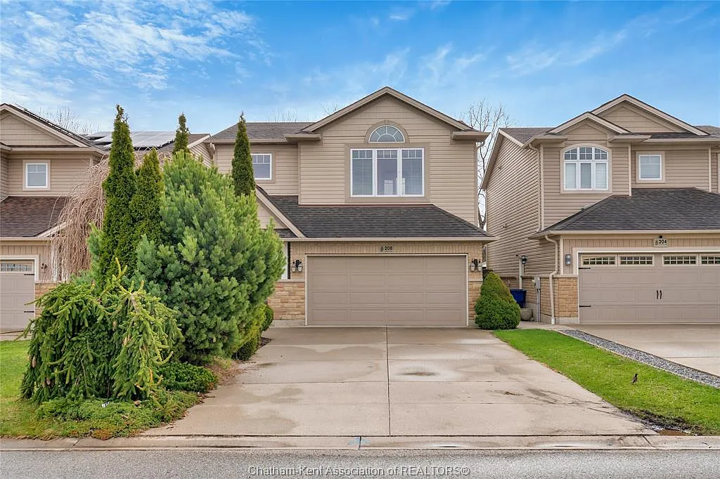 208 Hudson Dr photo 1