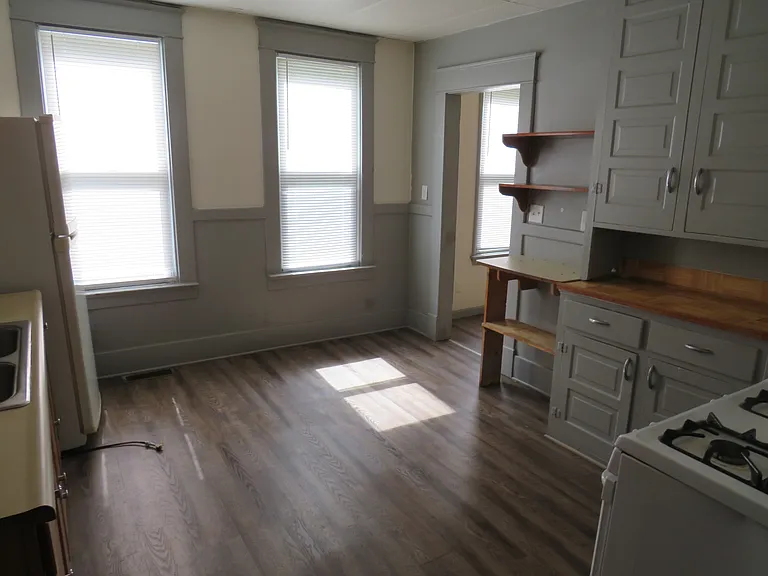 1423-25 Atkins St #1 — Photo 8