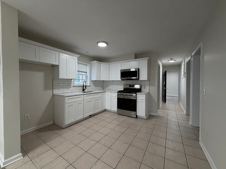 167 N 5th St #2 — Photo 3