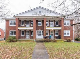 1486 Meadowthorpe Ave, Lexington, KY