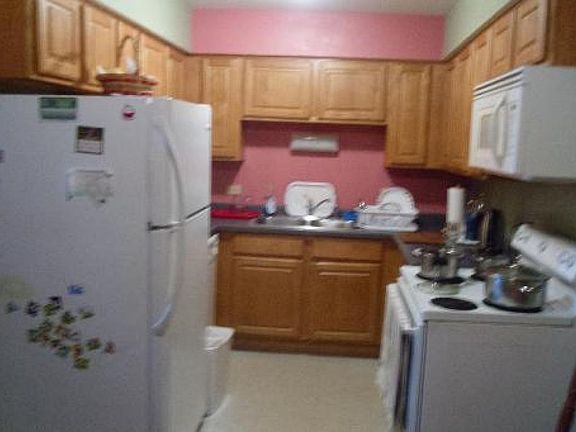 3rd image of 9401 S Melvina Ave #B6