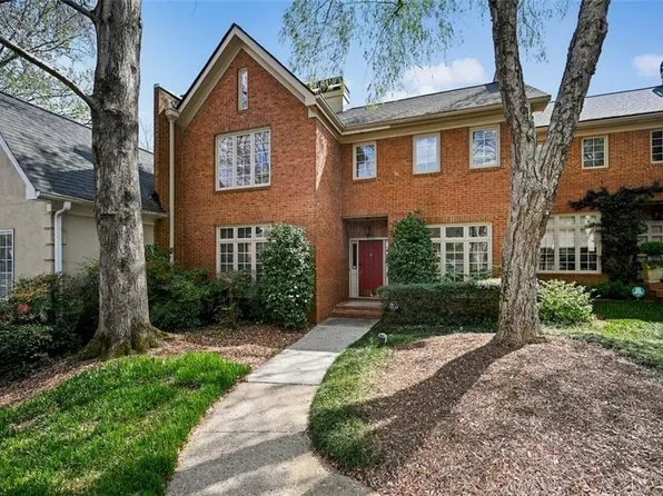 11 Paces West Dr NW, Atlanta, GA 30327