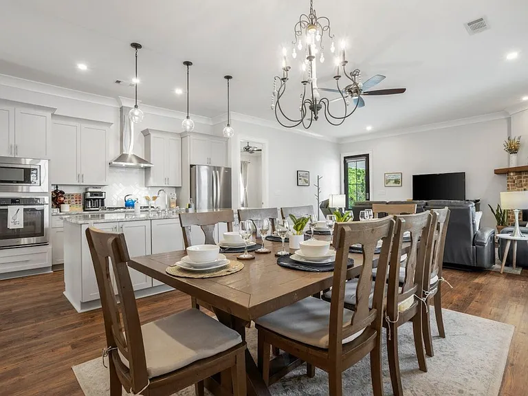 Markham Dr — Photo 2