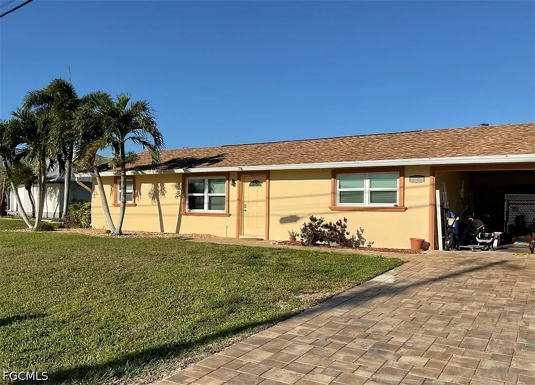 3 bed, 2.0 bath, 1104 sqft, $1,800 — Photo 1