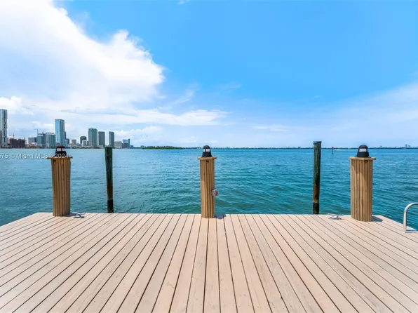 1011 N Venetian Dr, Miami Beach, FL 33139