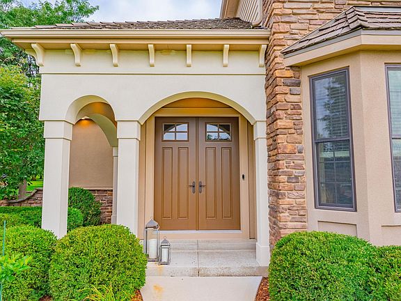3rd image of 1500 E Bristlecone Dr