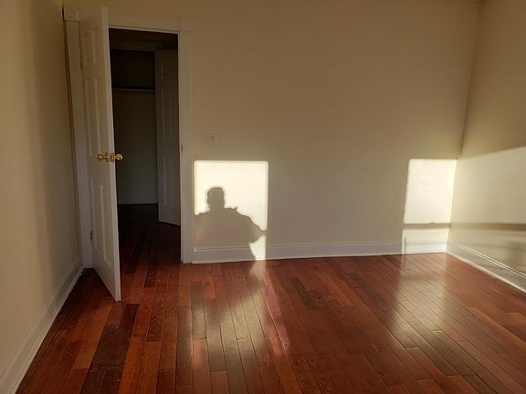 2nd image of 911 McLean Ave APT B3