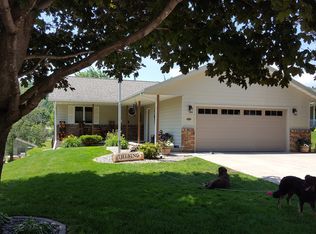 313 Regent Dr, La Crescent, MN 55947