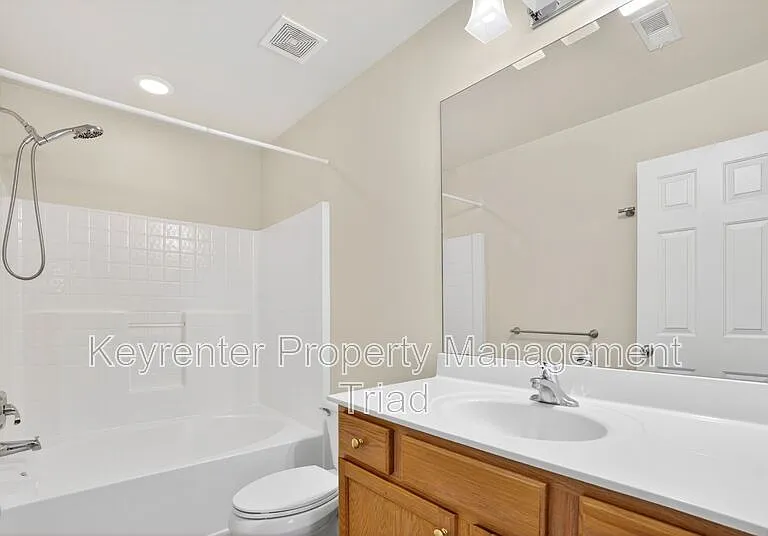 805 Creek Crossing Trl — Photo 12