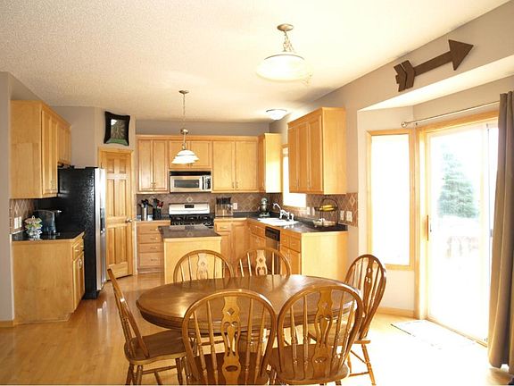 3rd image of 3021 Glacier Dr