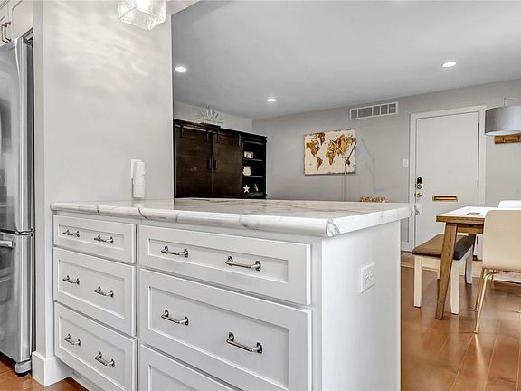 4th image of 630 Candleberry Ct APT A