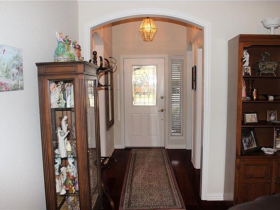 3rd image of 1009 Hayden Ct