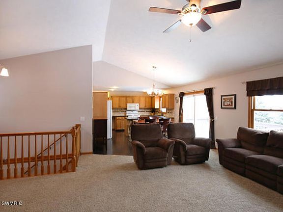 5th image of 3777 Black Creek Dr