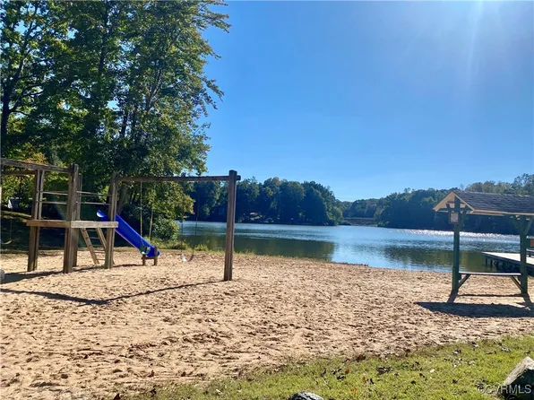 2230 Lakeview Dr, Powhatan, VA 23139