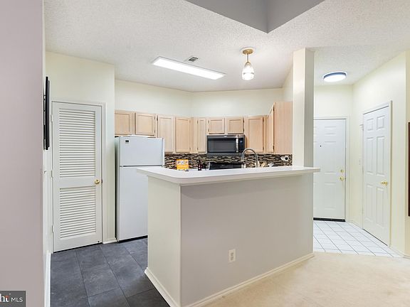 5th image of 13081 Autumn Woods Way APT 203