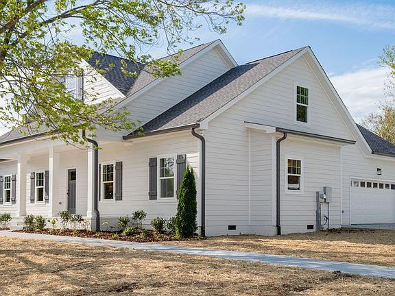 3rd image of 1243 Rivermont Cir S
