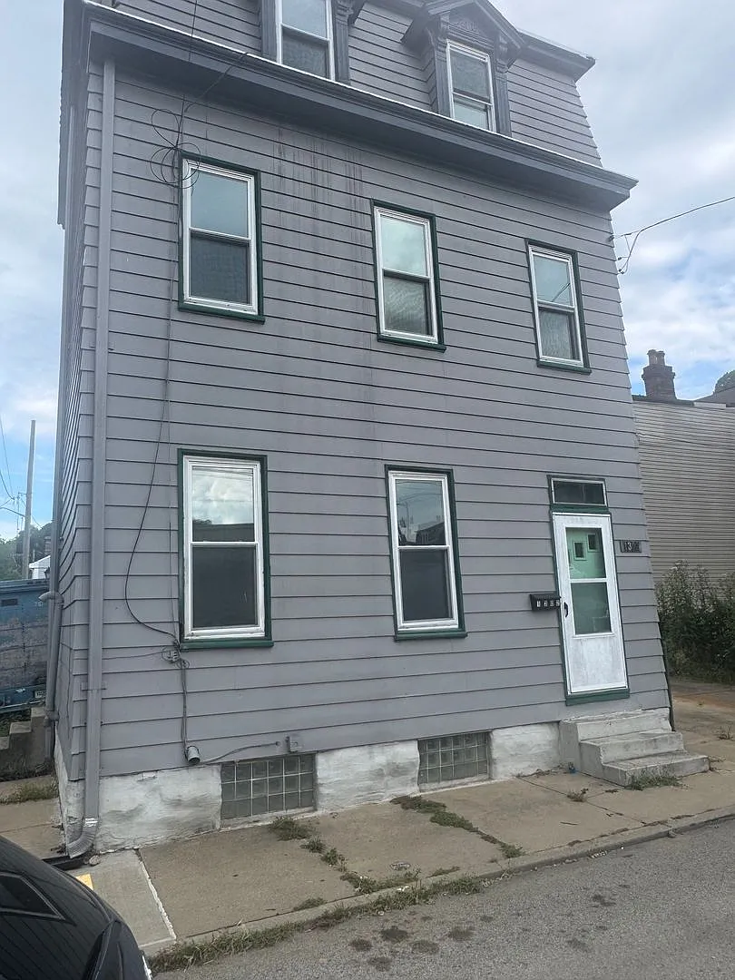 Very Stylish 3BR Home in Spring Garden/Northside Area — Photo 1
