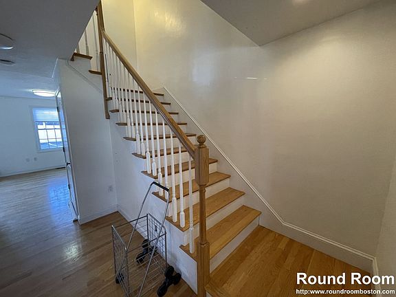 2nd image of 19 Saybrook St Unit 19