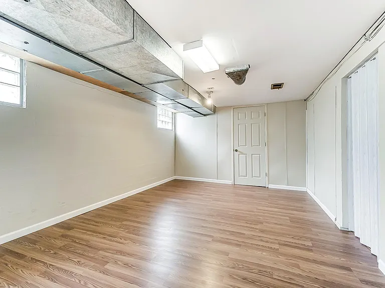 71 Lucas Dr — Photo 51