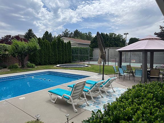 4th image of 2223 W Williamsburg Cir